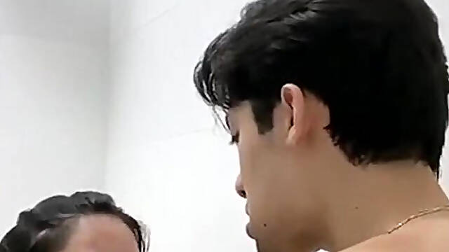 Amateur Thai Couple