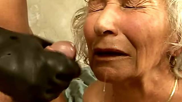 Dungeon sex with a filthy granny that loves cumshots