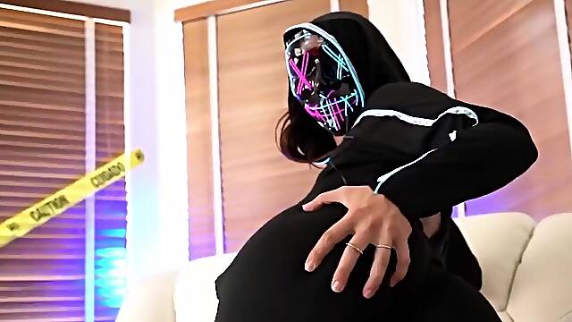 Big Booty Kelsi Monroe Wearing Purge Mask Masturbates With
