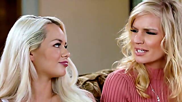 Rachael Cavalli welcomes Jade Niles to soaked threesome