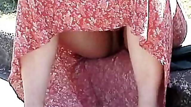 Koukání Pod Sukně Videa