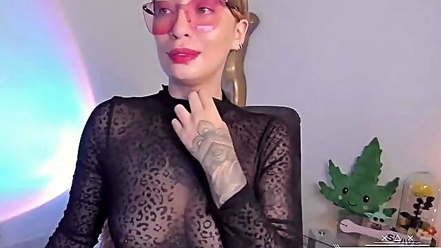 Sweet natural big boobs and big booty ass hot web milf