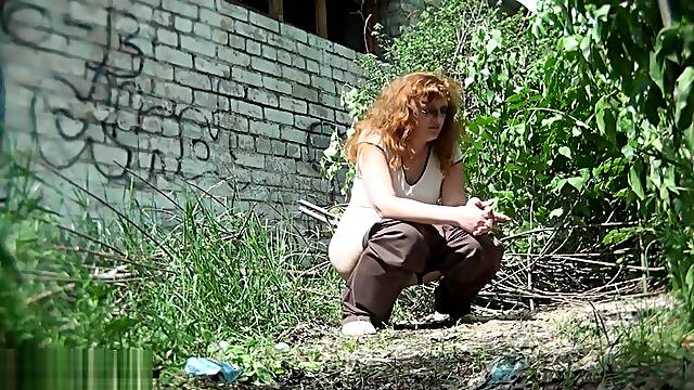 Outddor Voyeur Public Peeing Girls 4