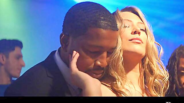 Deeper. Party Girl Avery Has Intense Public Sex With Isiah - Isiah Maxwell