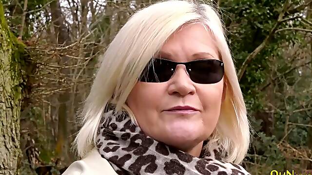 Mature Wife Lacey Starr Licks Liz Rainbow in Cheating Cunnilingus