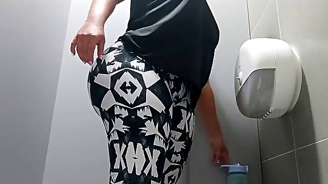Perverted cam in the public bathroom of the gym big ass and voluptuous girls