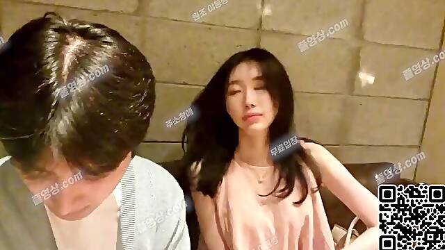 Sexy Hottie Shows Off Her Curves and Gets Naughty - Korean Cam Girl UUB892