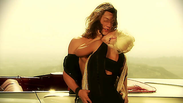 Jesse Jane and her bf have sex in the middle of the desert