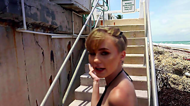 Cutie Alicia Williams had sex with a neighbor on vacation