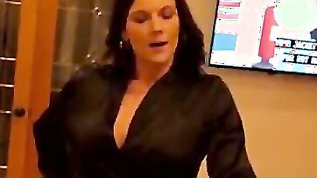 MILF accidentally gives Viagra (Mandy Flores)