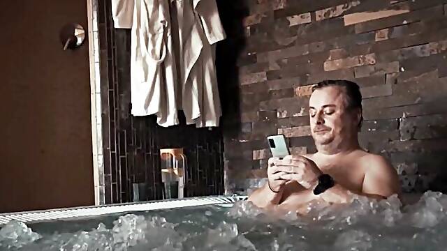 Beautiful Horny MILF Fucked by Stranger in Jacuzzi Vintage Aamateur
