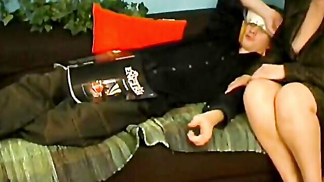 Elisabeth, the Russian MILF teacher, gives an unforgettable oral sex lesson