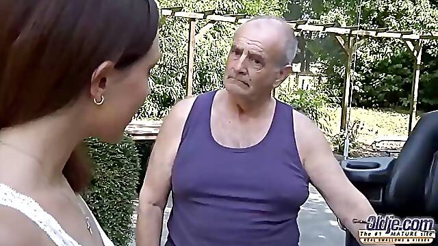 Horny grandpa is fucking a fresh teen slut in the middle of the day, in the street