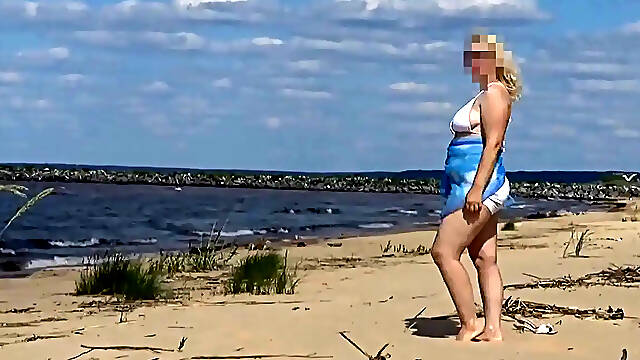 Hot Mom in White Swimsuit Shows Off Big Tits and Perfect Ass