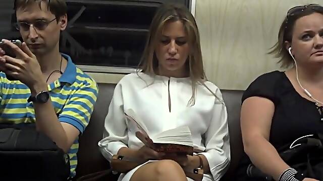 Под Юбкой Видео