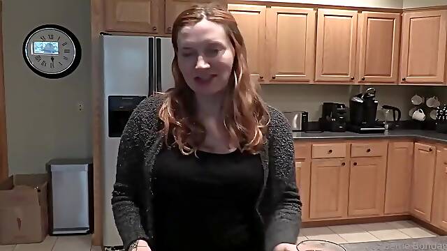 Spying On Best Friend’s Mom - Bettie Bondage