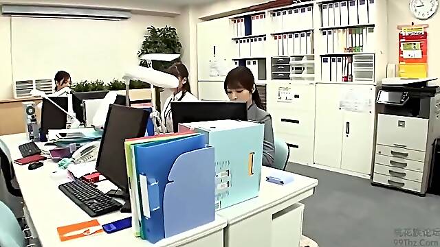 Stop Time To Pound Big Boobs In Office