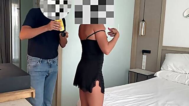 Sex in a hotel with a strangers delivery driver during summer vacation. I ask him for a massage