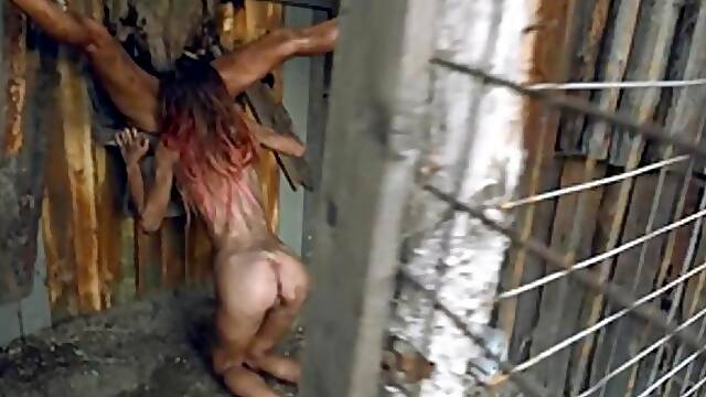 HORRORporn.com: BDSM outdoors