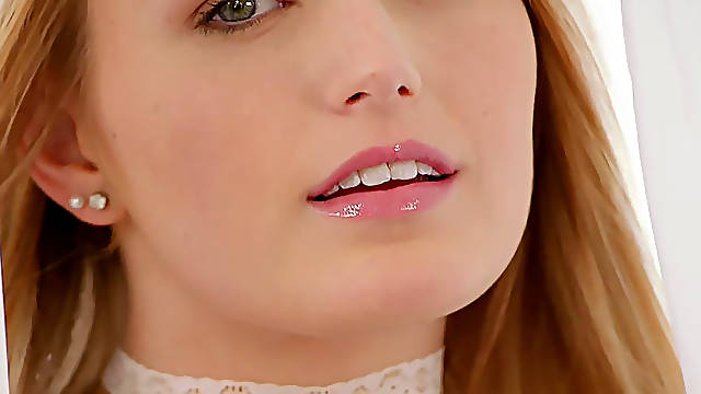 Precious blonde Scarlett Sage needs to fuck her stepfather
