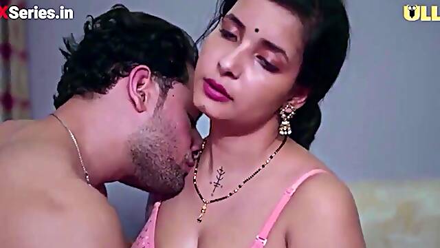 Beautiful Indian cutie erotic movie