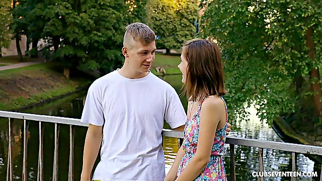 Amateur couple loves having sex on the bed and films themselves