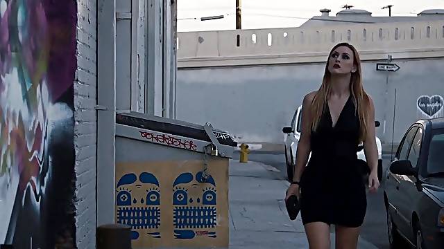 Bubble butt hottie Karlie Montana moans while getting fucked