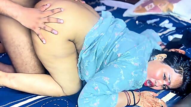 Delivery dude Asked For Cash. Madam Paid Him With Her raw gash.