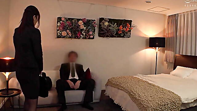 Cuckold in a Shared Room Bursting J-cup New Employee with Big Tits and a Boss She Hates on a Business Trip at a Hotel...