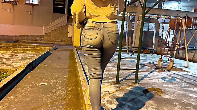 I met her in the park and fucked her on the stairs of the building