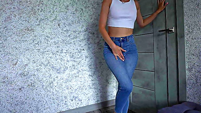 Female Real Desperation Pee In Jeans Because Locked the Door