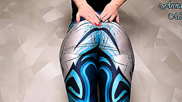 Hot Mommys Butt Stays Round and Firm with Daily Workouts and Dildo Squats