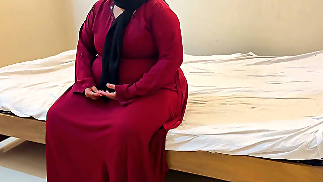 Fucking a Chubby Muslim Mother-in-law Wearing a Red Burqa &amp; Hijab