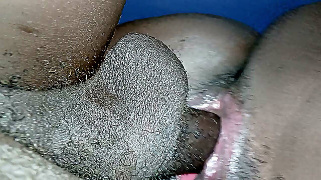 My house manager decided to offer me her pussy