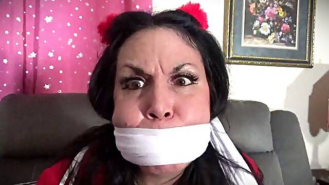 Gina Rae- I am the Worlds Greatest Escape Artist!
