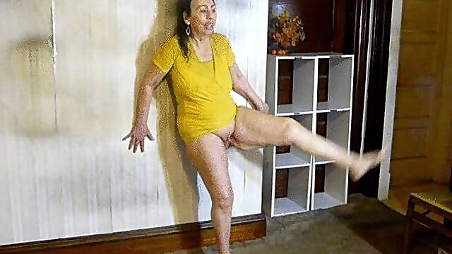 Erotic dance on L ittle B itty Girl song
