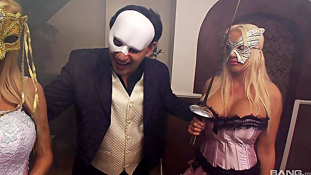 Clothed blonde sluts Alexandra Cat and Antonia Deona share one dick