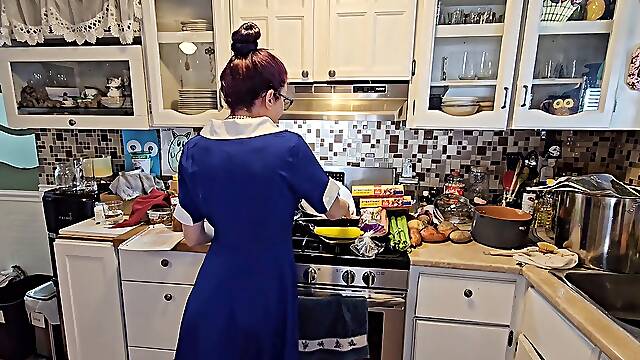 Horny housewife gets frisky in the kitchen preparing Thanksgiving dinner
