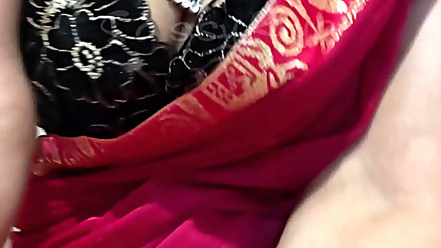 Sassy Riya Saare Close up Cleavage