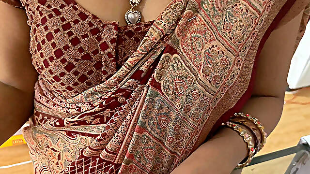 Bhabhi Sucked My Dick in Exchange for Bra and Panty in the Shop