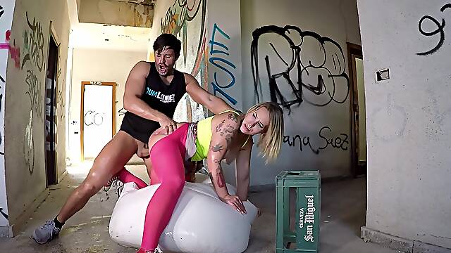Big cock makes blonde MILF scream for more in public XXX